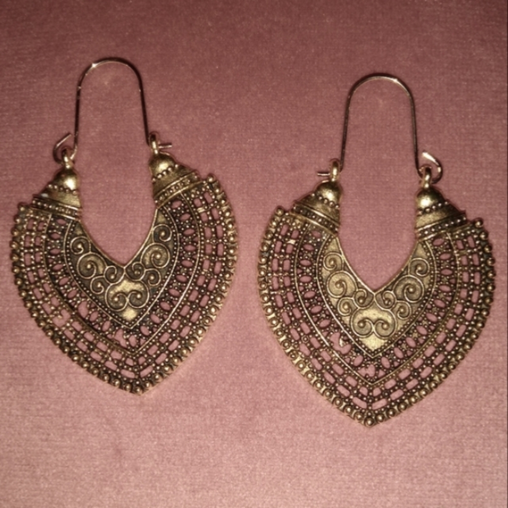 Boho Filigree Lace Heart Huggie Hoop Earrings Gold Bronze Tribal Bohemian India